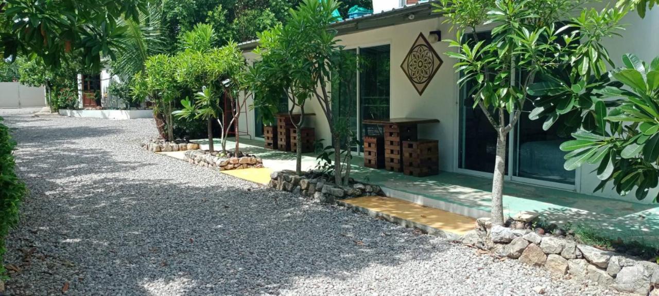Mem Homestay Чумпхон Экстерьер фото